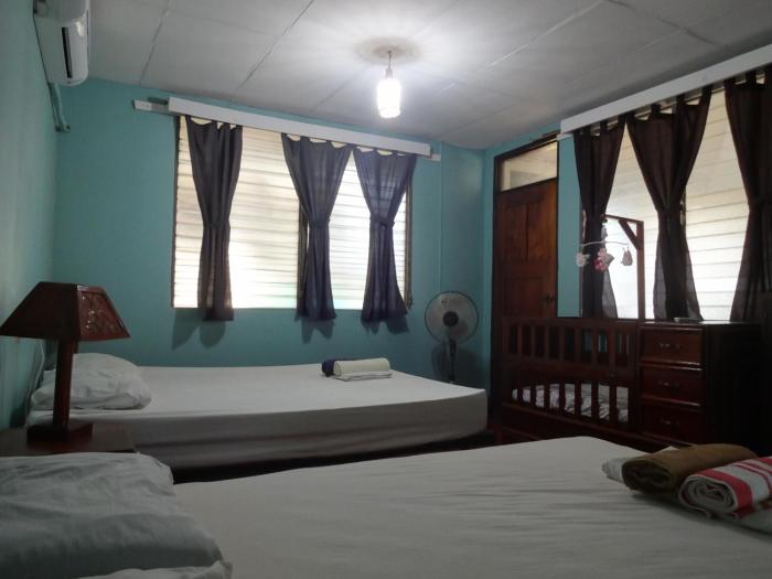 hostal harvest house