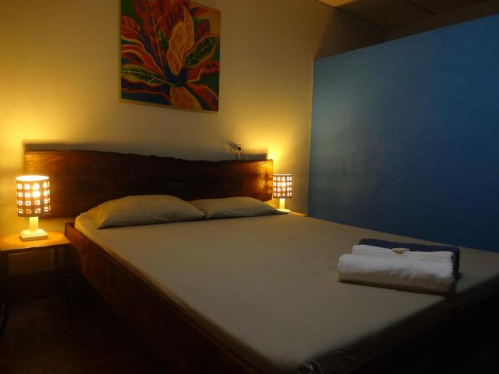hostal harvest house