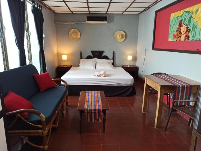 hostal harvest house