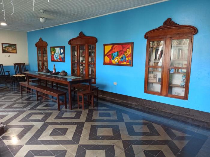 hostal harvest house