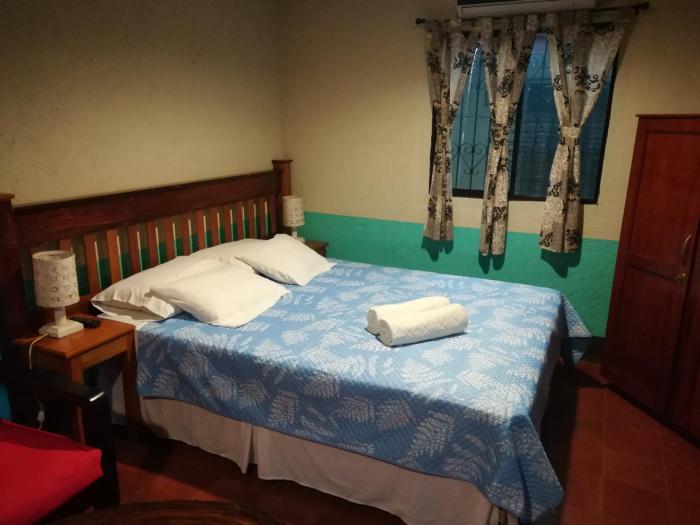 hostal harvest house