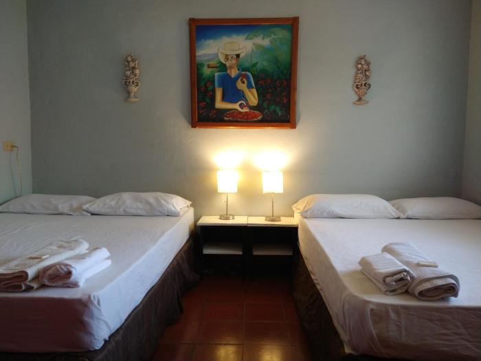 hostal harvest house