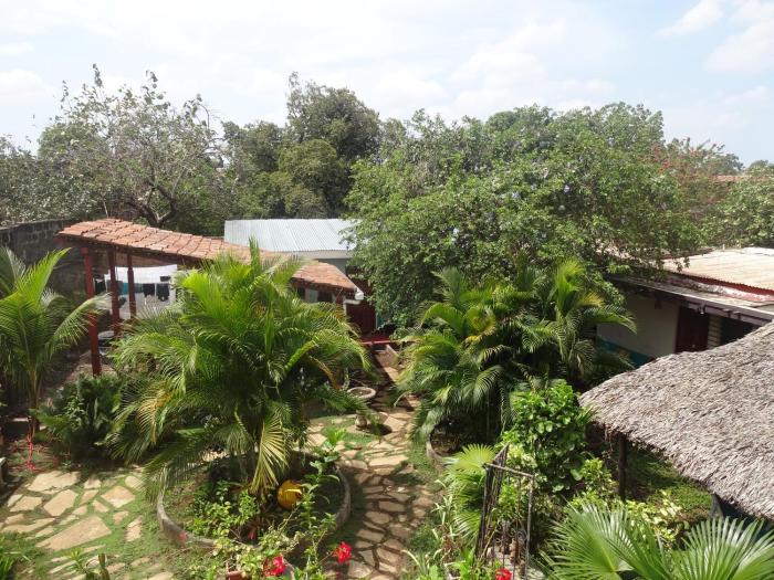 hostal harvest house