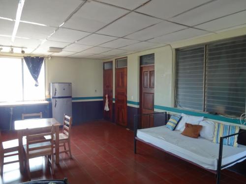 hostal harvest house