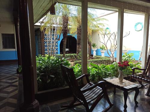 hostal harvest house
