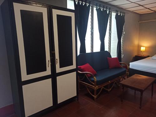 hostal harvest house