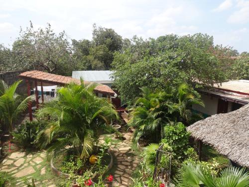 hostal harvest house