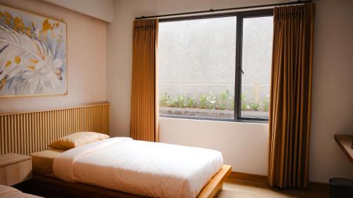miracle hotel cianjur