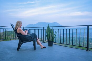 rocksana fortress yoga and retreat