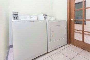 Dodgeville Inn And Suites,,3 star