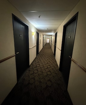 dodgeville inn and suites