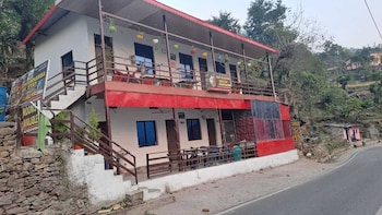 kedar chaukhamba homestay
