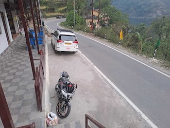 kedar chaukhamba homestay