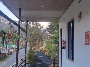 kedar chaukhamba homestay