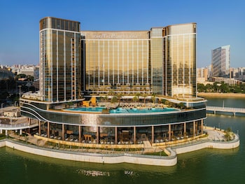 yoho treasure island hotel rivage continental