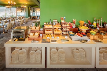 yoho treasure island hotel rivage continental