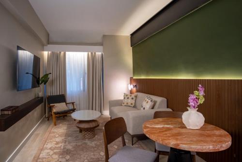 amari by vivere hospitality group