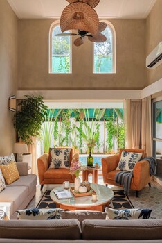tbk villa assagao elegance