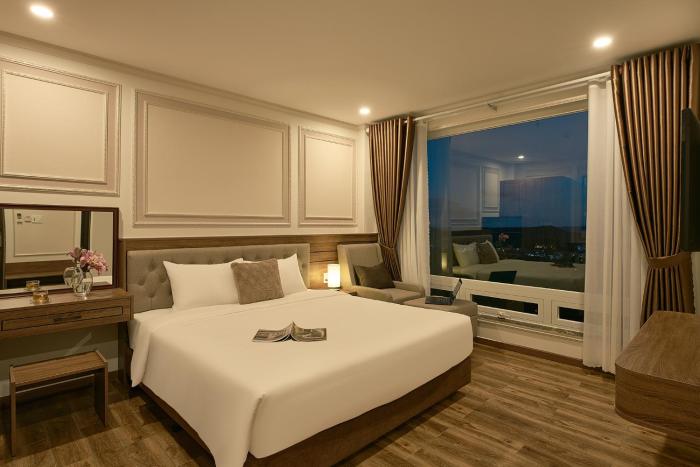 hill side town hotel