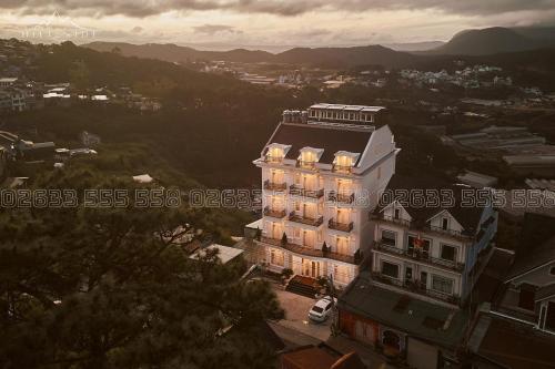 Hill Side Town Hotel,,3 star