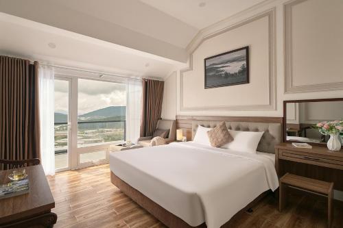hill side town hotel