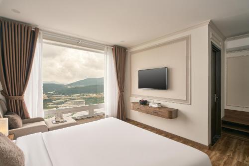 hill side town hotel