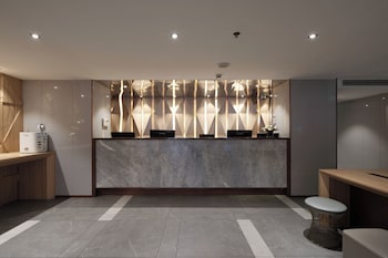 Jl Hotel Shanghai Lujiazuioriental Pearl,,5 star