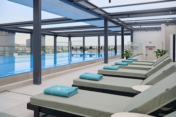 zeus piraeus grand