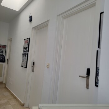 hospederia almundo by alexandra realty