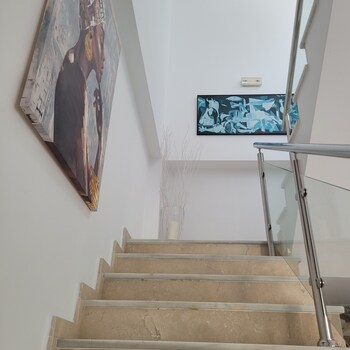 hospederia almundo by alexandra realty