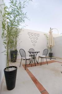 hospederia almundo by alexandra realty