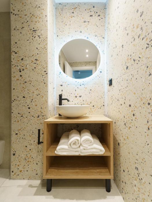 ernest suites psiri