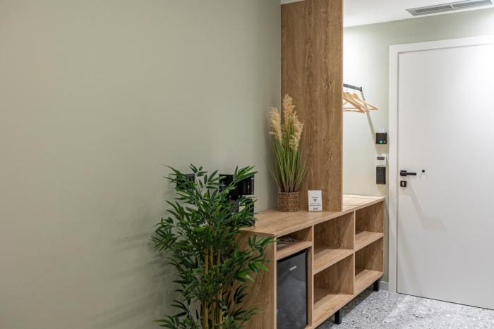 ernest suites psiri