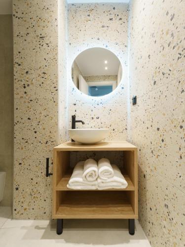 ernest suites psiri