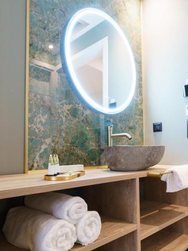 ernest suites psiri