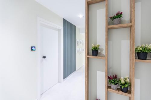 ernest suites psiri