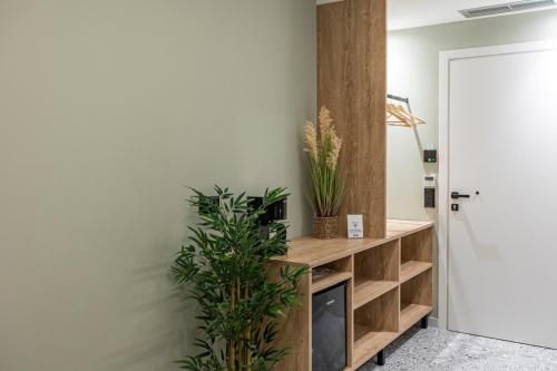 ernest suites psiri