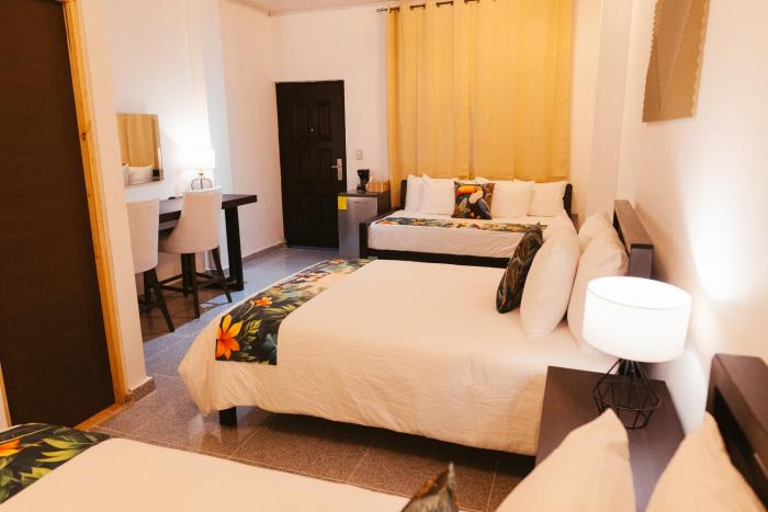 hotel plaza los tucanes