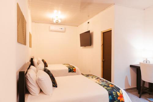 hotel plaza los tucanes