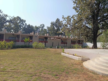 signum resort umaria bandhavgarh