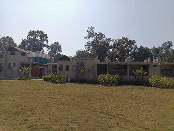 signum resort umaria bandhavgarh