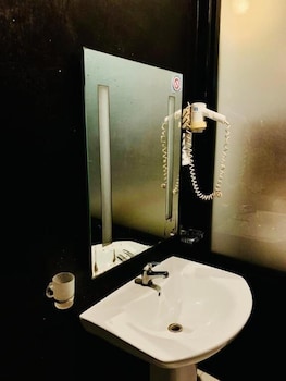Airport Heritage,,3 star