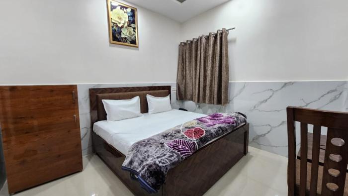 hotel the orchid plaza