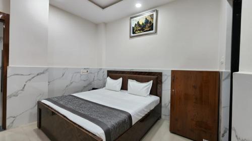 hotel the orchid plaza