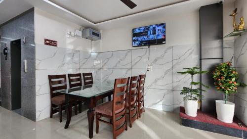 hotel the orchid plaza