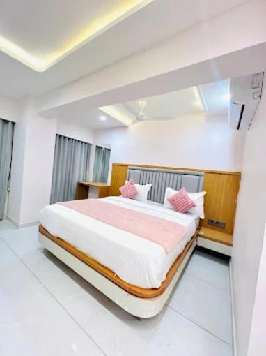 hotel shivaalay