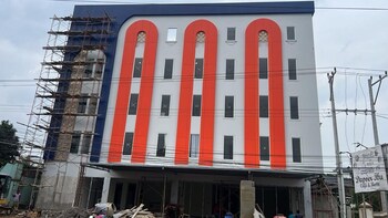 nadya hotel