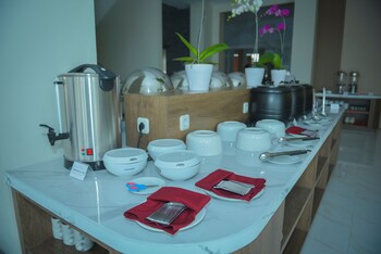 nadya hotel