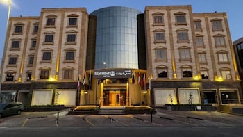 the business hotel by seafront