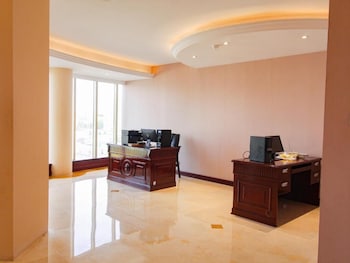 the business hotel by seafront
